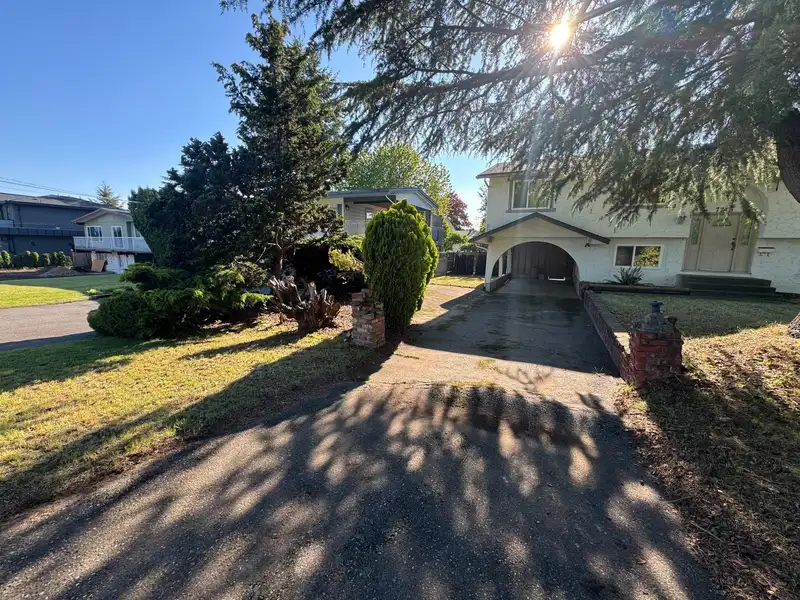 7745 112 STREET - photo 1 of 5