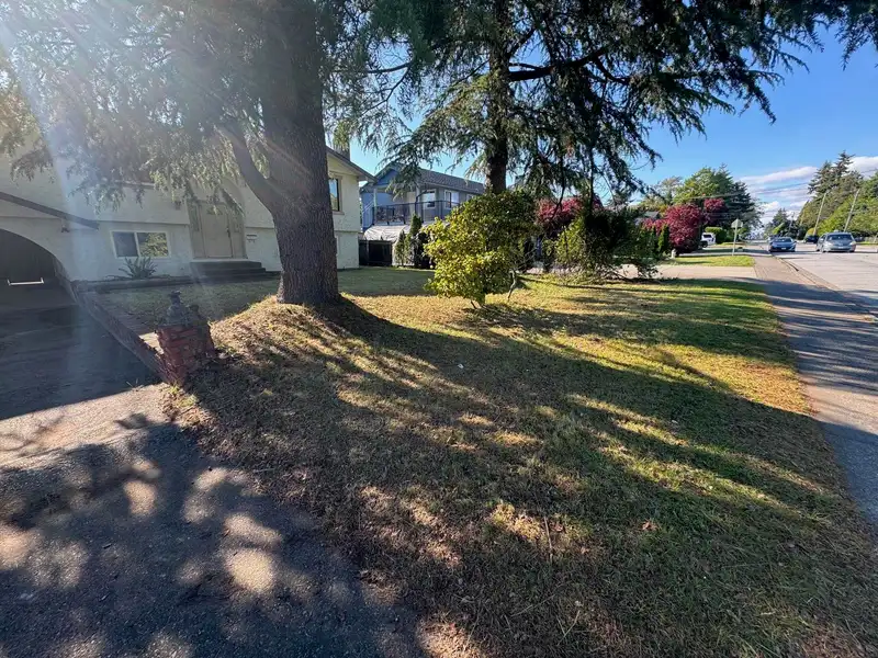7745 112 STREET - photo 2 of 5
