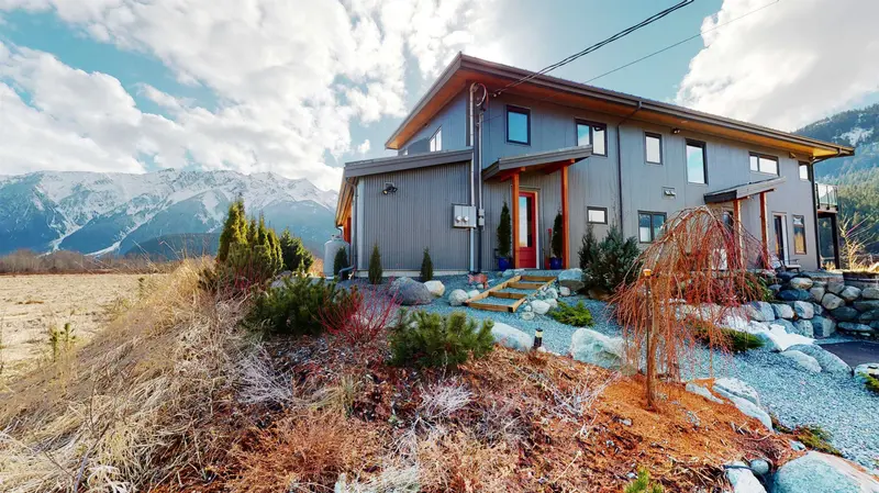 1380 COLLINS ROAD - photo 3 of 25