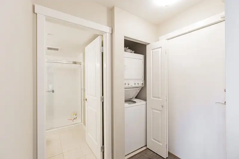 3 9229 UNIVERSITY CRESCENT - photo 4 of 40