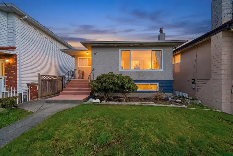 5679 CLINTON STREET - photo 1 of 40