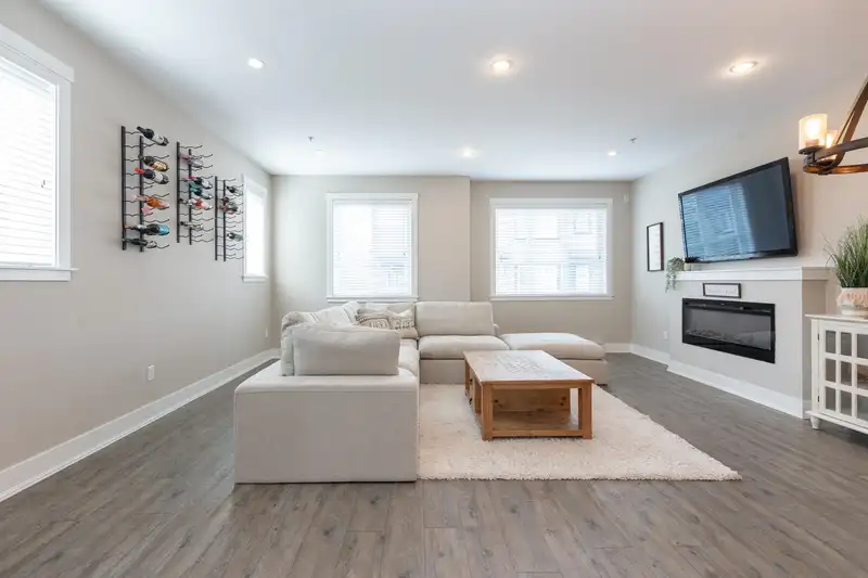 94 20860 76 AVENUE - photo 2 of 39