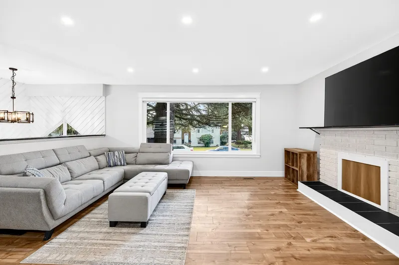 21099 BERRY AVENUE - photo 3 of 25