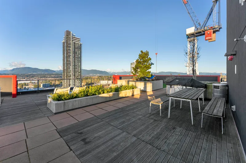 1409 10626 CITY PARKWAY - photo 1 of 17