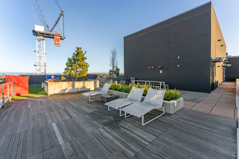 1409 10626 CITY PARKWAY - photo 3 of 17