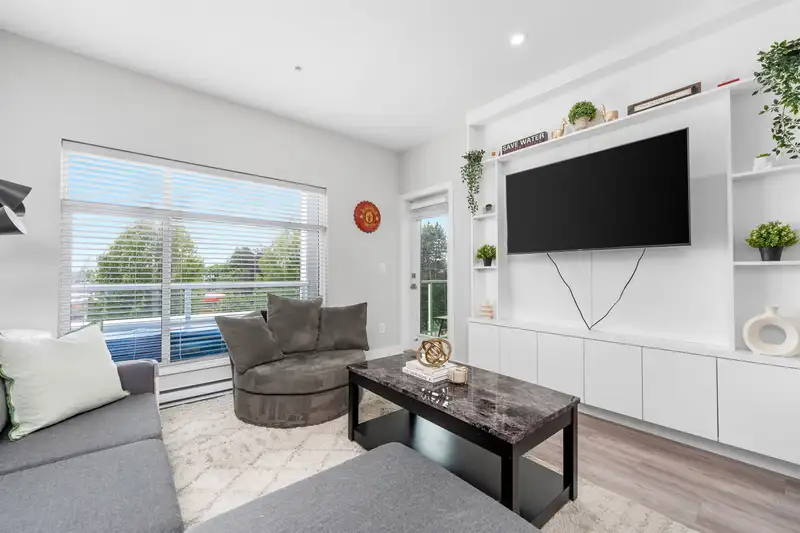 313 9015 120 STREET - photo 2 of 23