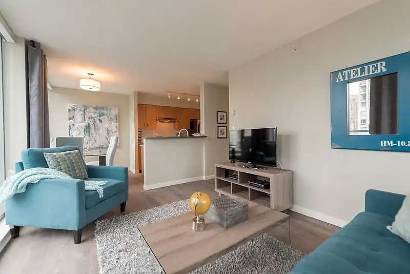 1801 1295 RICHARDS STREET - photo 3 of 29