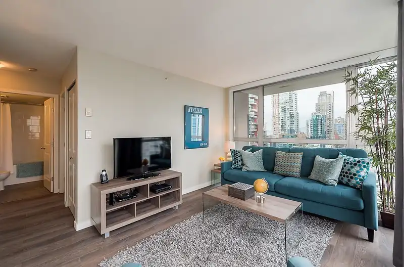 1801 1295 RICHARDS STREET - photo 4 of 29