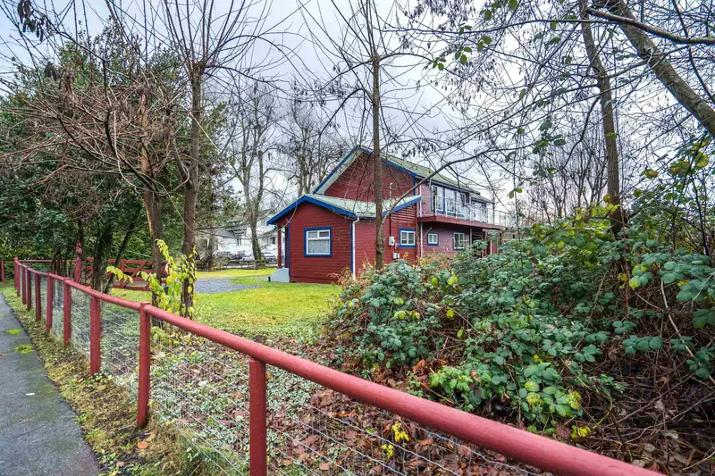 3011 184 STREET - photo 3 of 25