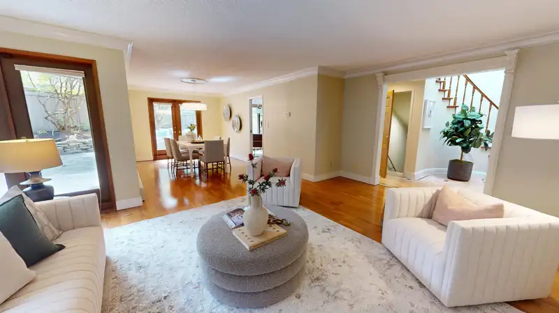 46 4900 CARTIER STREET - photo 3 of 33