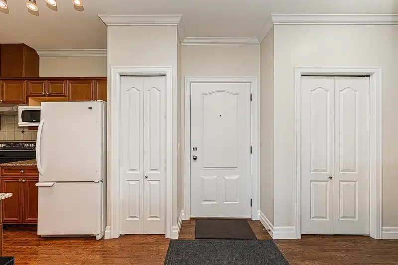 305 9270 EDWARD STREET - photo 3 of 16