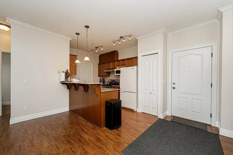305 9270 EDWARD STREET - photo 4 of 16