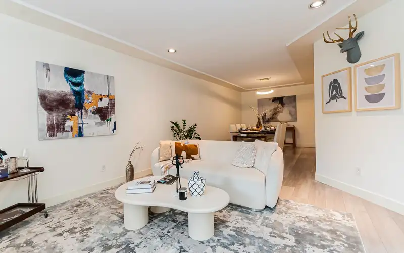 7 5651 LACKNER CRESCENT - photo 4 of 38