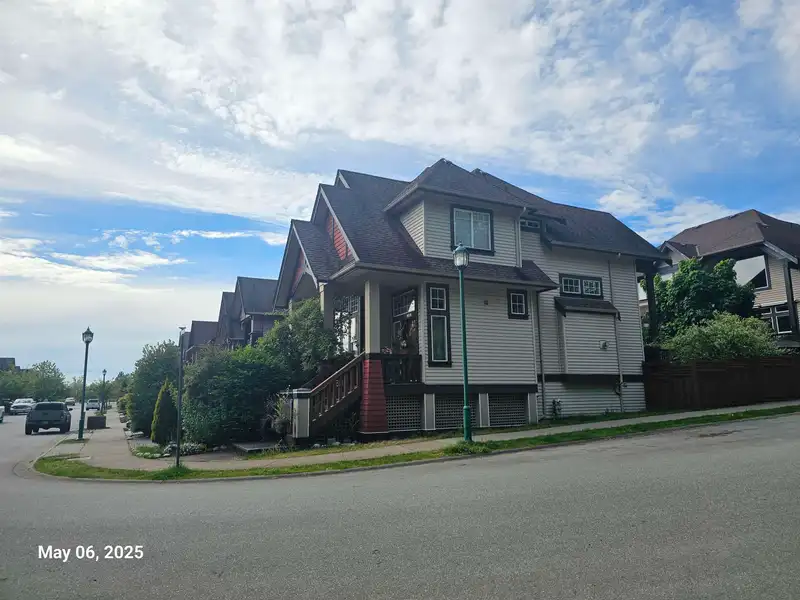 19283 FIELDSTONE WALK - photo 2 of 30
