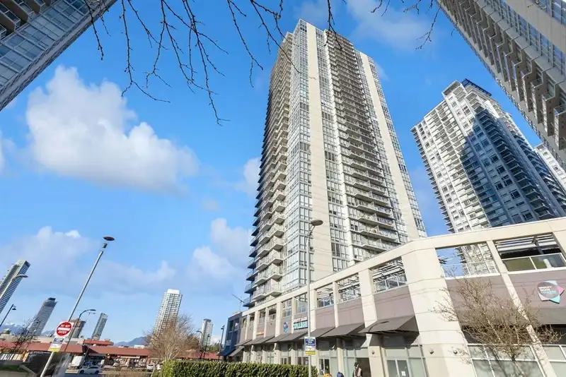 2104 13688 100 AVENUE - photo 2 of 20