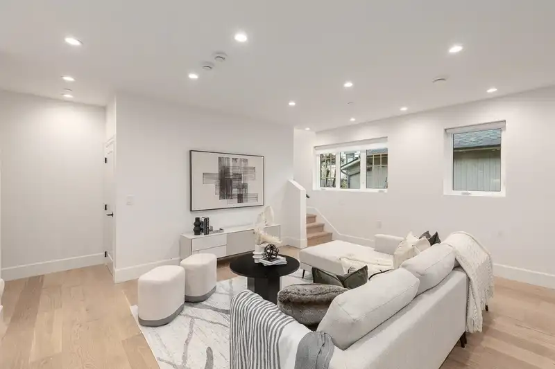 855 E 19TH AVENUE - photo 4 of 20