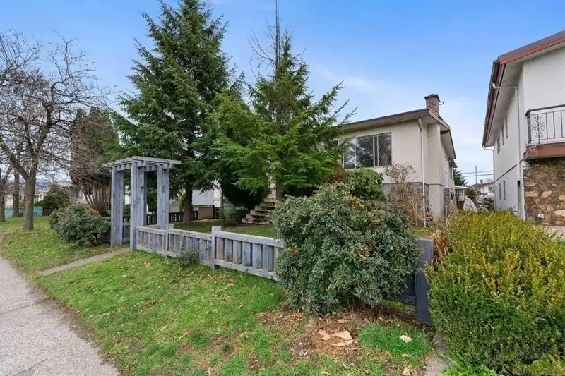 6216 KNIGHT STREET - photo 3 of 24