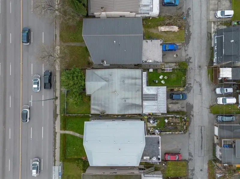 6216 KNIGHT STREET - photo 4 of 24