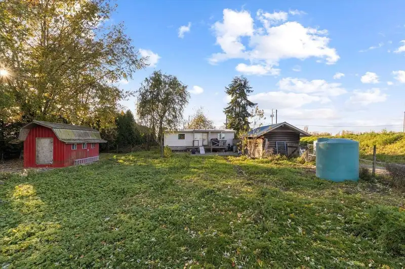 4806 168 STREET - photo 4 of 11