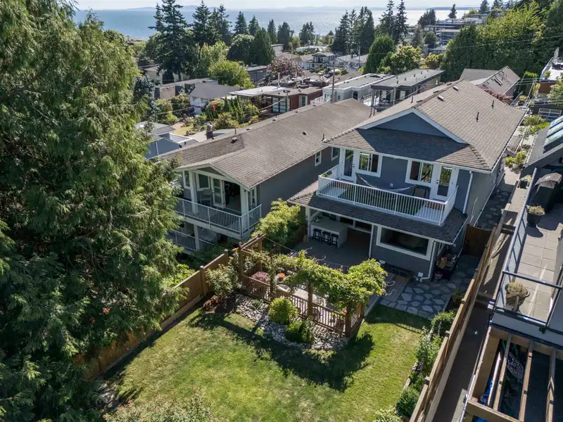 966 LEE STREET - photo 3 of 40