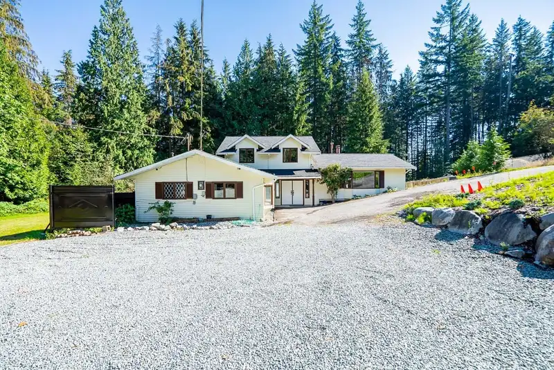 27580 SAYERS CRESCENT - photo 2 of 35