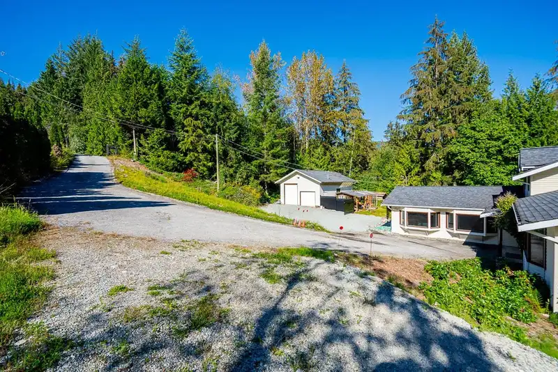 27580 SAYERS CRESCENT - photo 3 of 35