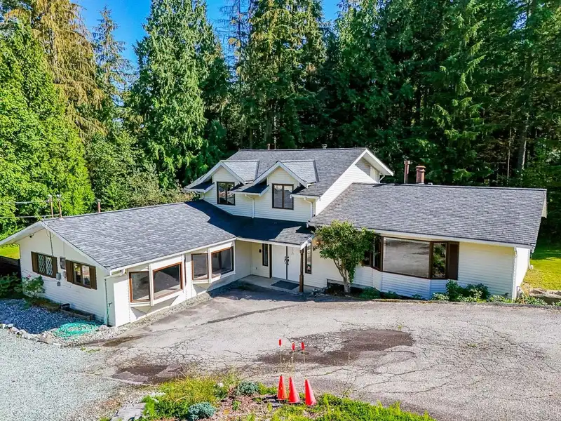 27580 SAYERS CRESCENT - photo 4 of 35