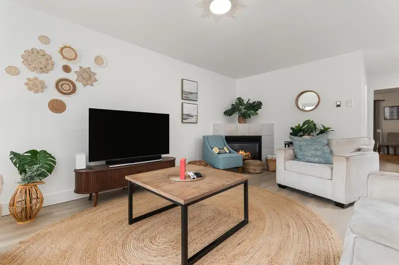 372 CEDAR STREET - photo 3 of 31