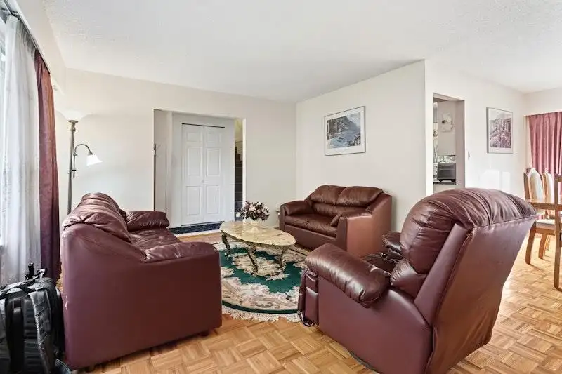 13318 SUTTON PLACE - photo 4 of 29