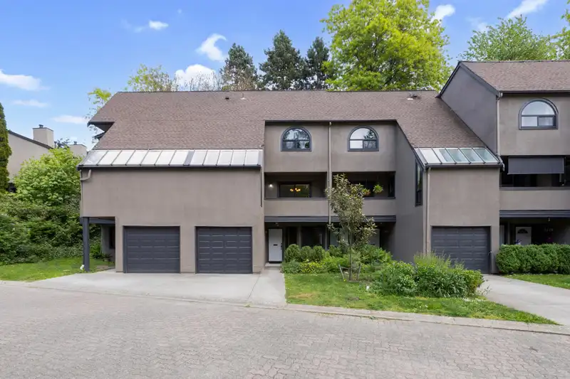 8526 WOODTRAIL PLACE - photo 1 of 27
