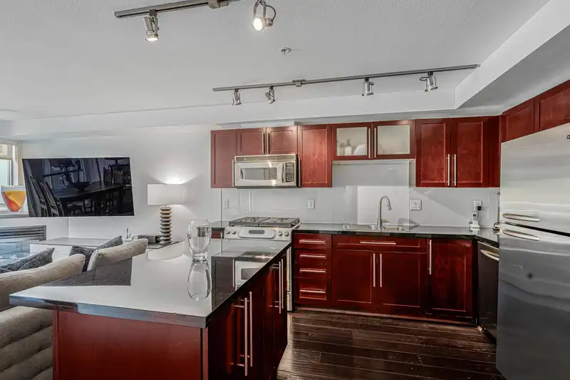 207 122 E 3RD STREET - photo 4 of 19