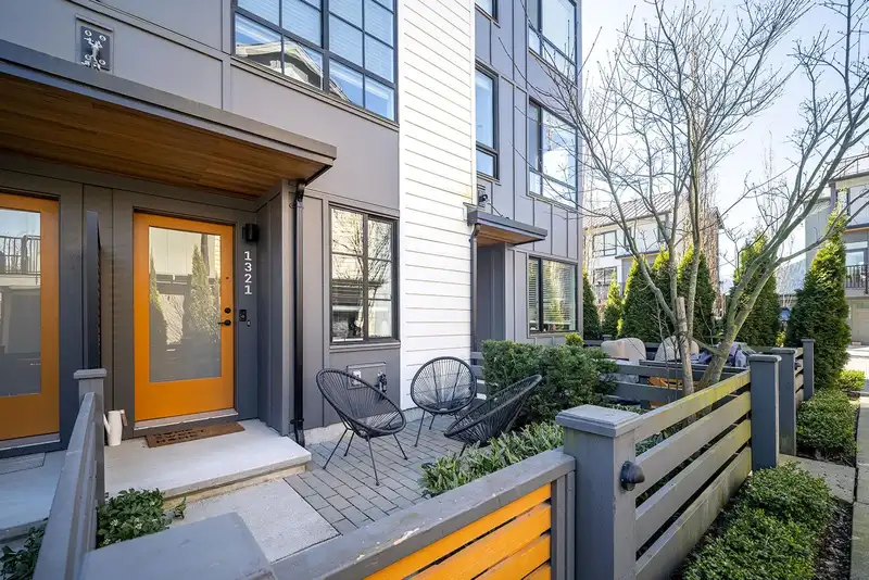 1321 HALYARD PLACE - photo 1 of 25