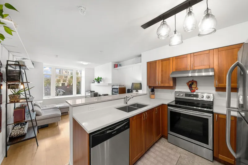 301 3727 W 10 AVENUE - photo 1 of 25