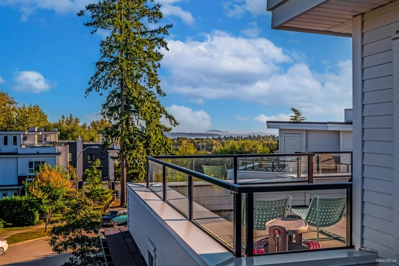 216 2277 OAK MEADOWS DRIVE - photo 2 of 25