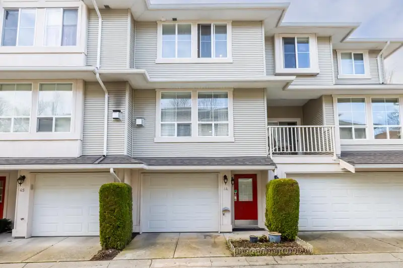 44 14952 58 AVENUE - photo 1 of 40