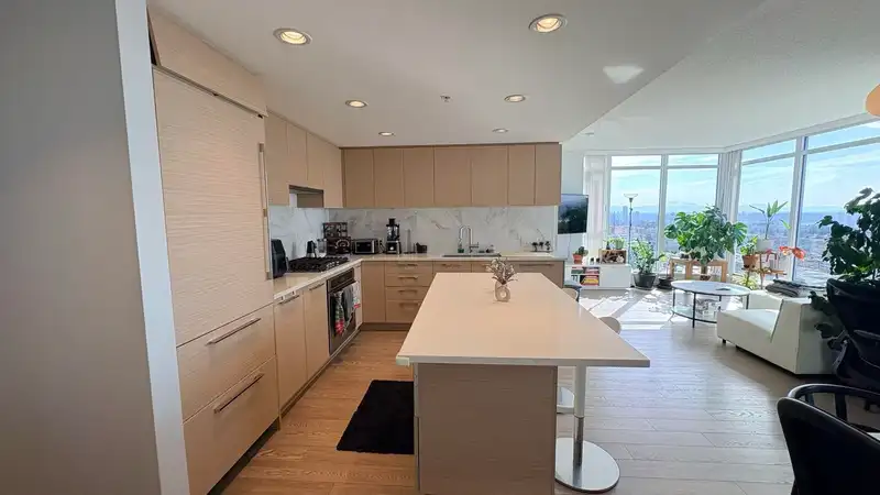 2308 6700 DUNBLANE AVENUE - photo 1 of 16