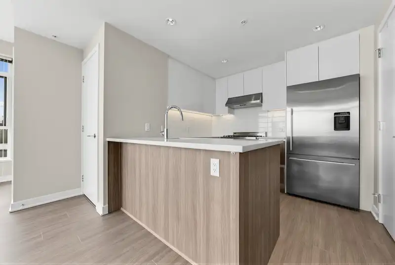 4103 4900 LENNOX LANE - photo 3 of 30