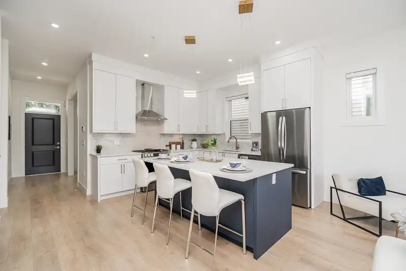 20549 74B AVENUE - photo 4 of 34