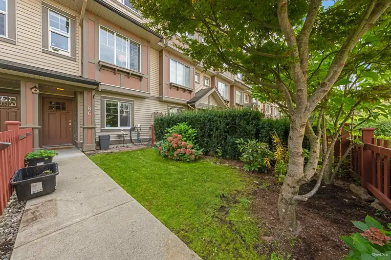 86 10151 240 STREET - photo 2 of 32