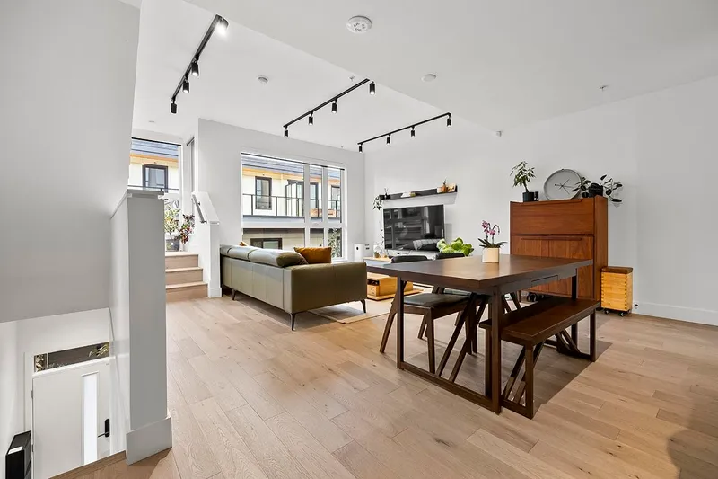 3956 DUMFRIES STREET - photo 4 of 25