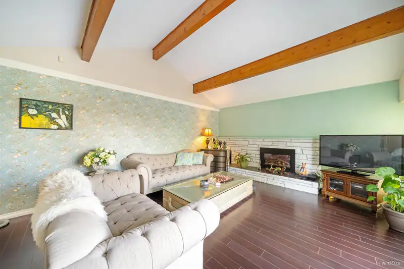 5681 SARDIS CRESCENT - photo 3 of 18