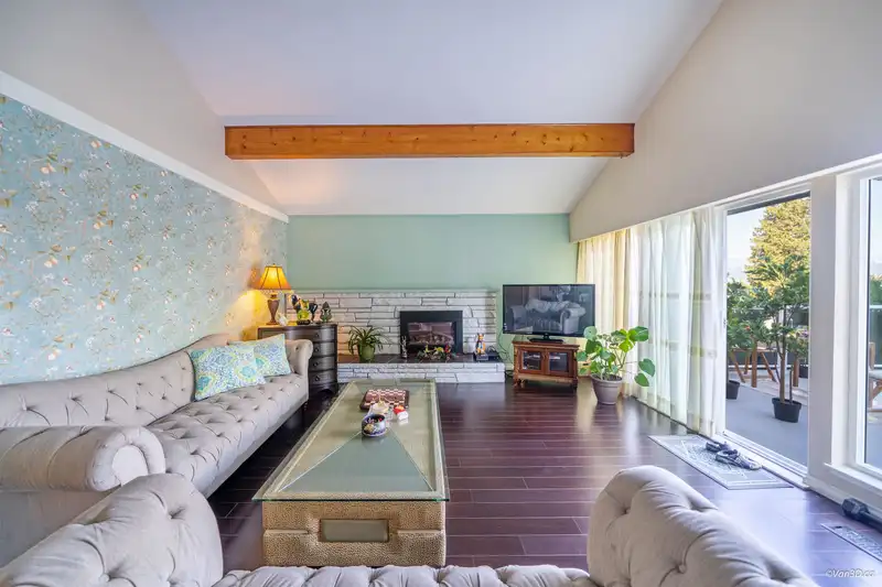 5681 SARDIS CRESCENT - photo 4 of 18