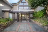 504 25 RICHMOND STREET - thumbnail 1