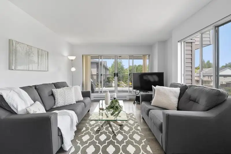 201 13771 72A AVENUE - photo 3 of 26
