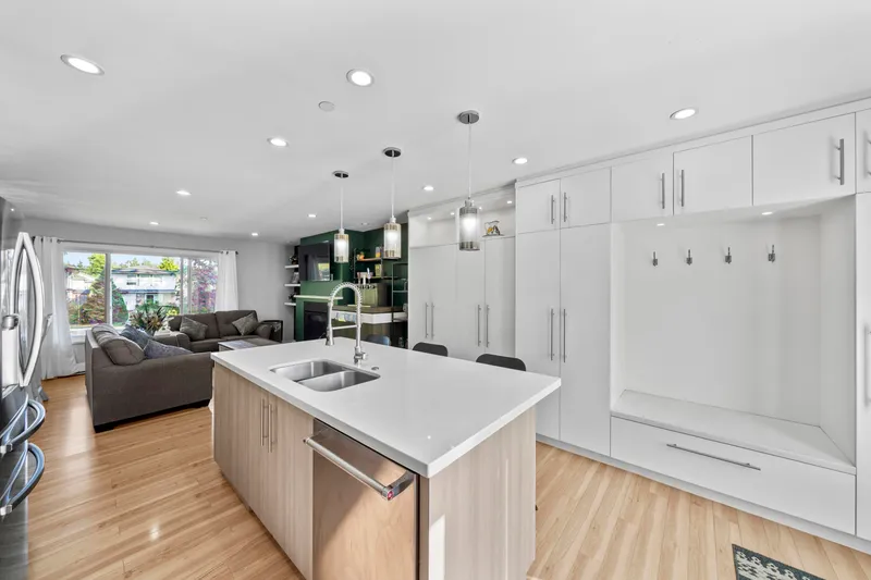 3759 COAST MERIDIAN ROAD - photo 4 of 25