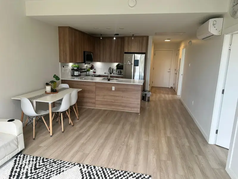 301 5420 208 STREET - photo 3 of 15