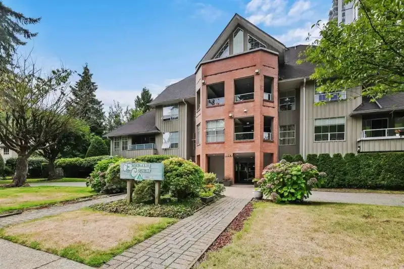 201 1154 WESTWOOD STREET - photo 1 of 1