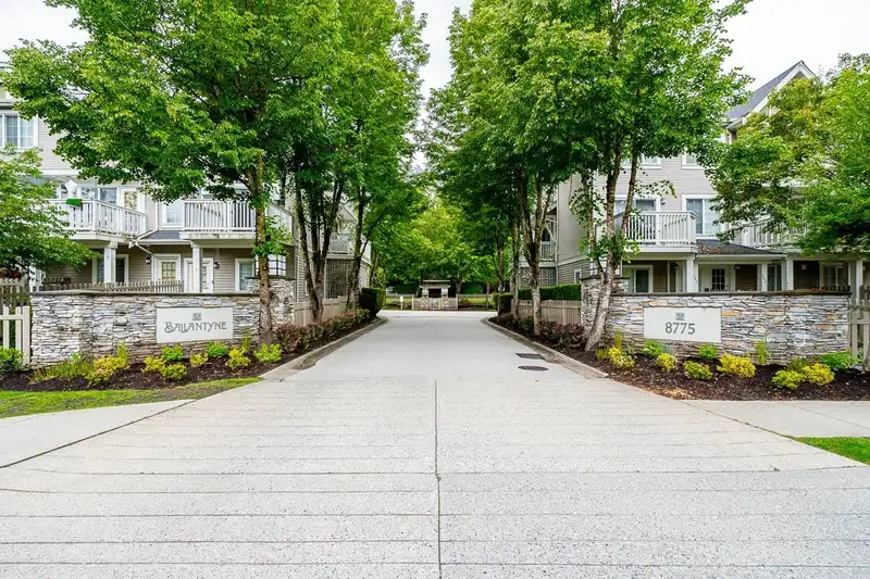 20 8775 161 STREET - photo 2 of 25