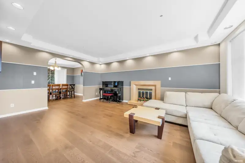 3549 W 40TH AVENUE - photo 4 of 40