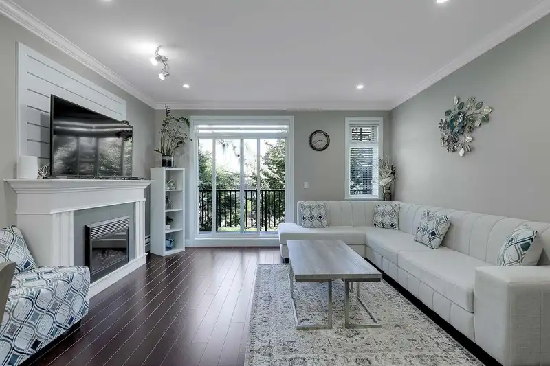 50 6383 140 STREET - photo 3 of 16